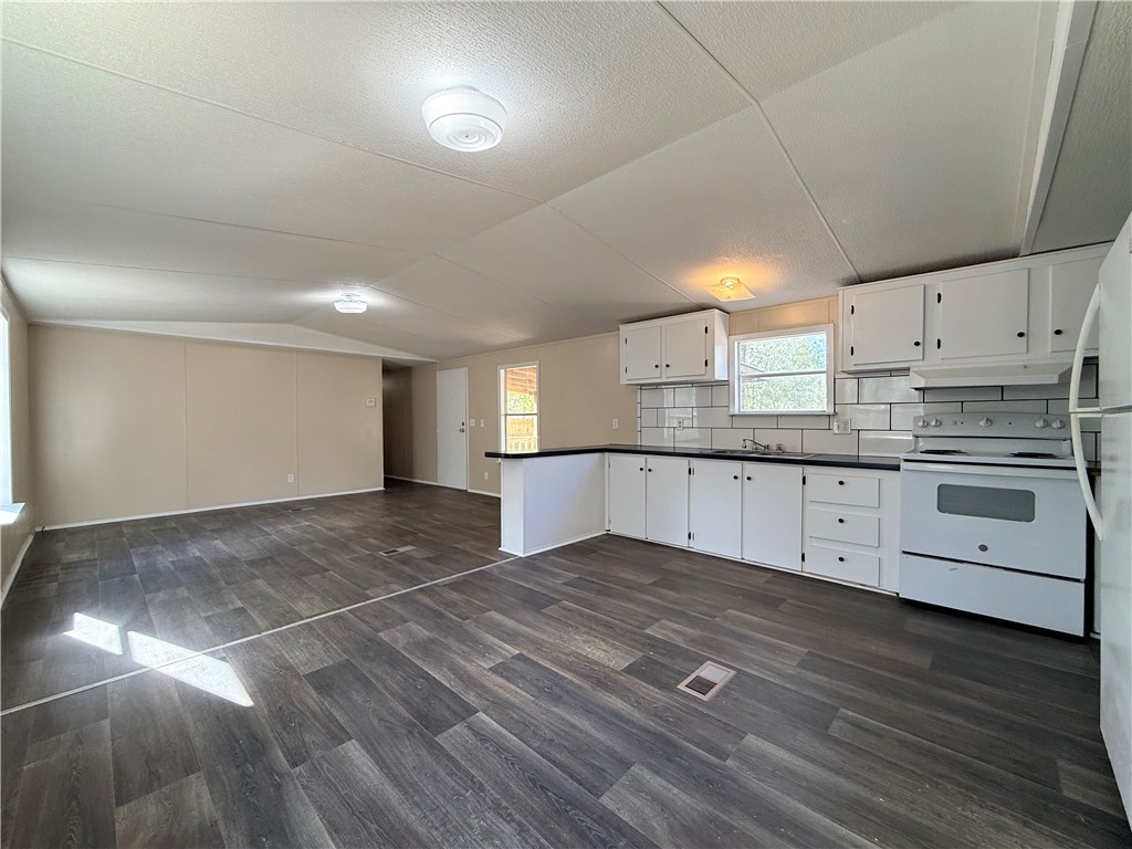 1814 Killingsworth Road Jesup, GA 31545 - Photo 10 of 20