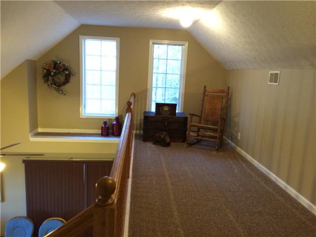 5729 Hopewell Road Springfield, TN 37172 - Photo 9 of 12 a workspace with a window