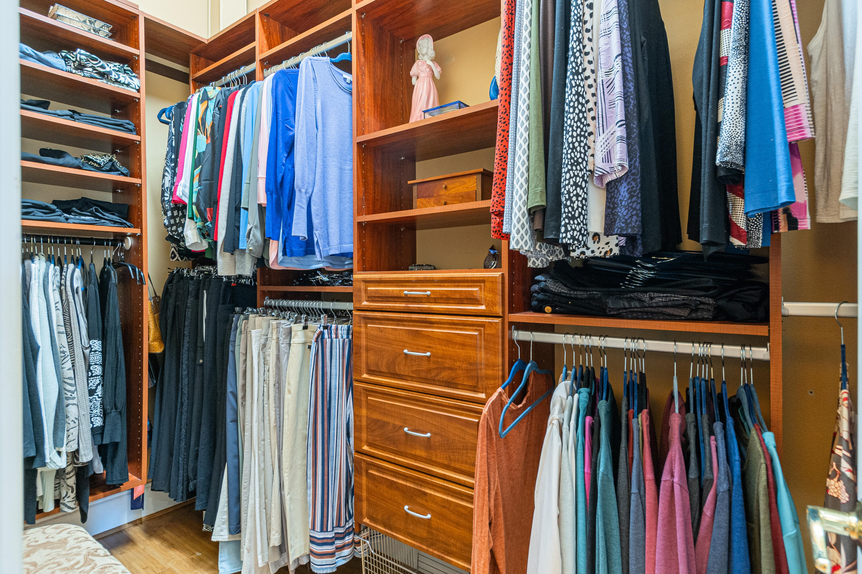 473 Captains Circle Destin, FL 32541 - Photo 48 of 64 a view of a walk in closet