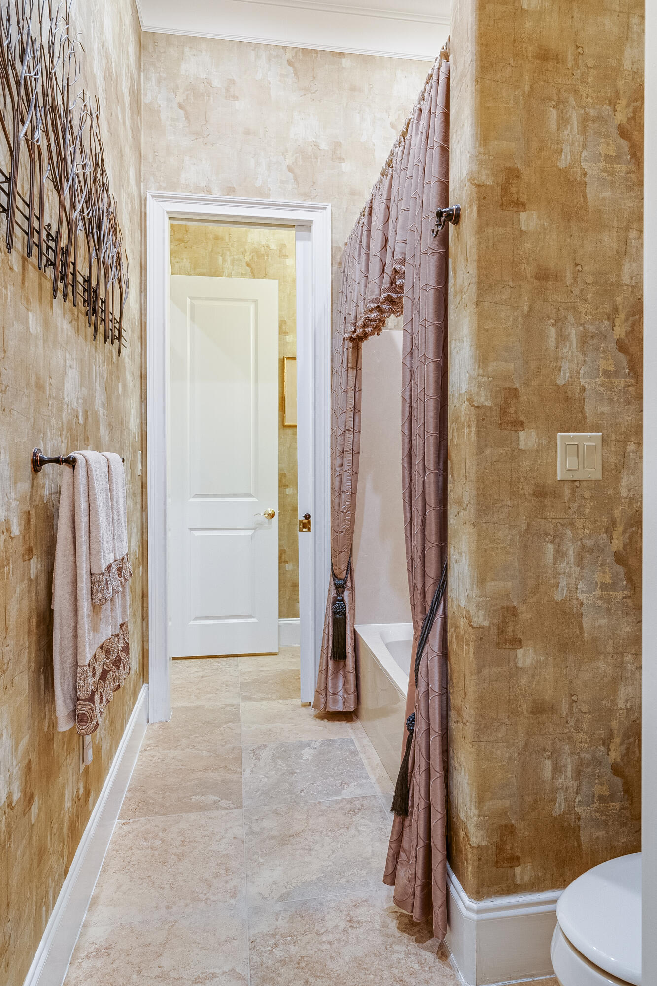 473 Captains Circle Destin, FL 32541 - Photo 60 of 64 a bathroom with a shower and toilet