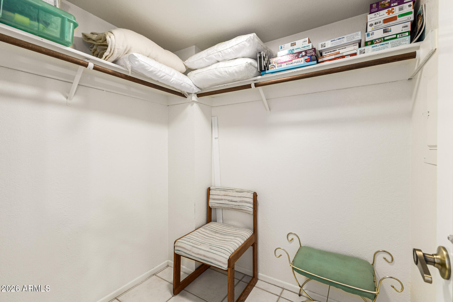 4150 East Cactus Road, Unit 210 Phoenix, AZ 85032 - Photo 26 of 45 a bathroom with a sink and a mirror
