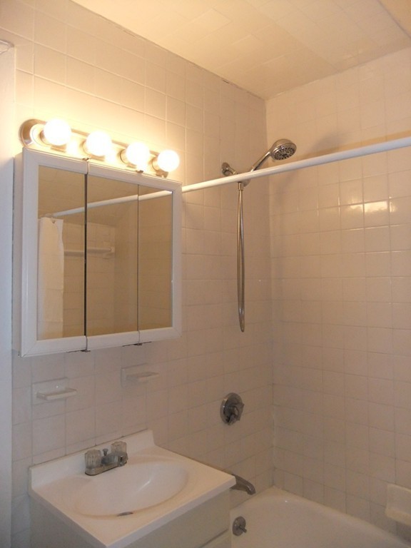 7 Fairfax Road, Unit 1 Milton, MA 02186 - Photo 5 of 9