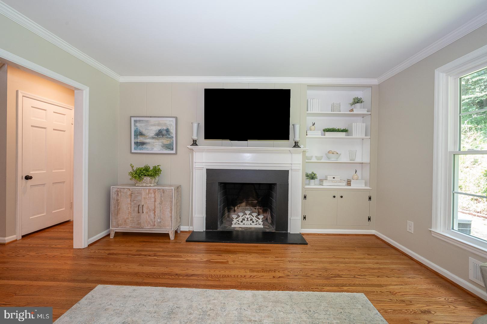 746 Mancill Road Wayne, PA 19087 - Photo 16 of 46 Wood fireplace in living room