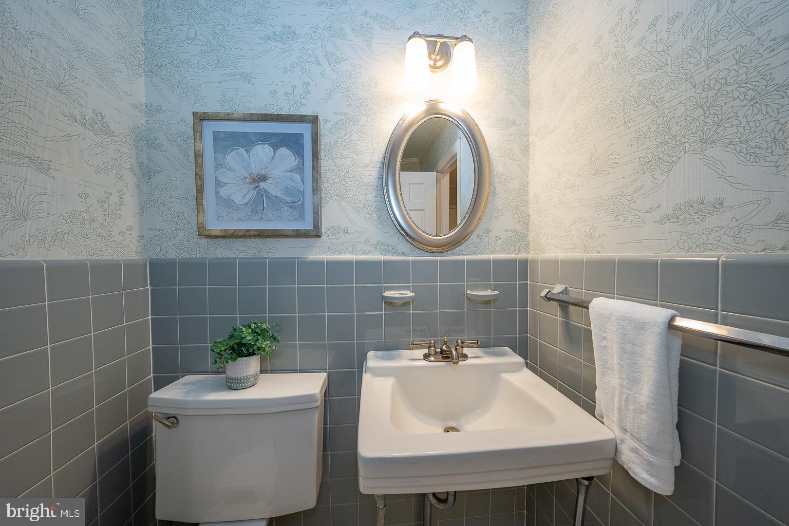 746 Mancill Road Wayne, PA 19087 - Photo 25 of 46 First floor full bath