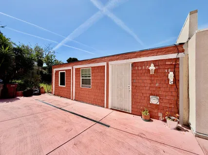 $700,000 | 1035-1037 Warfield Avenue, Oakland, CA 94610
