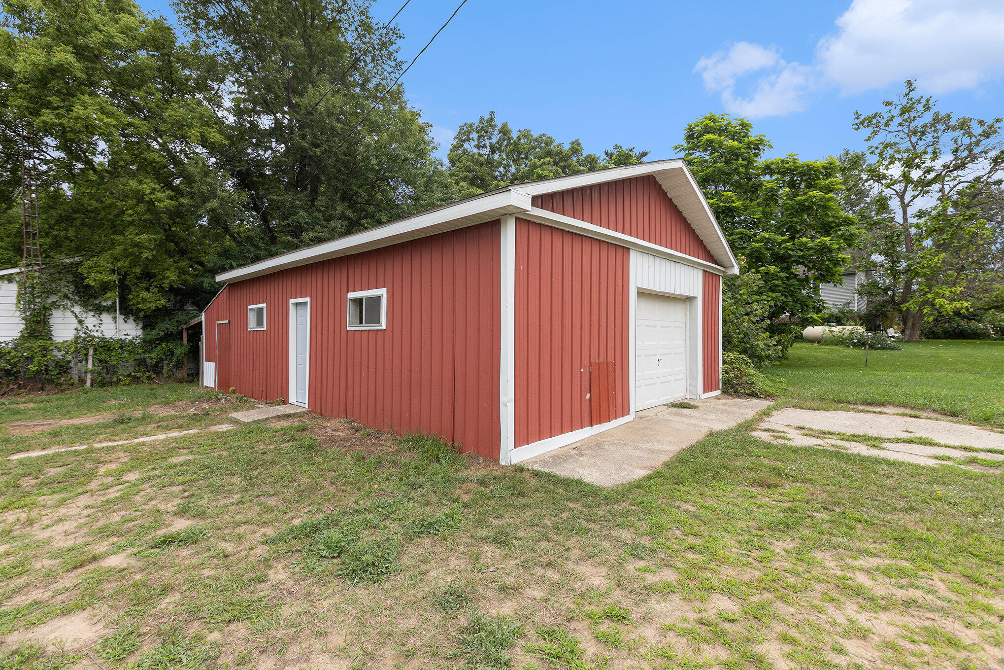 125 2nd Street Mesick, MI 49668 - Photo 9 of 22 Pole Barn
