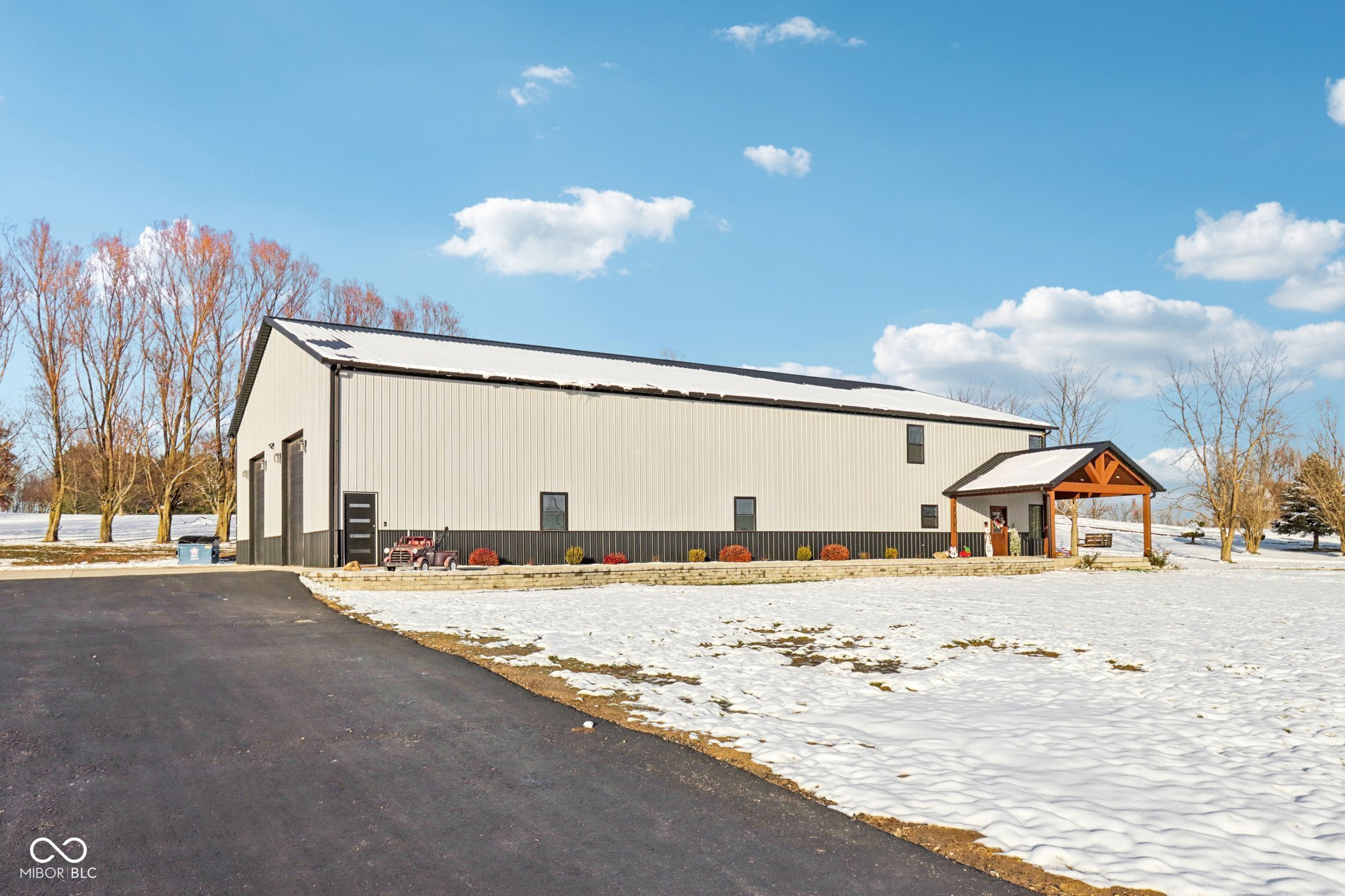 5500 Rocklane Road Greenwood, IN 46143 - Photo 5 of 90