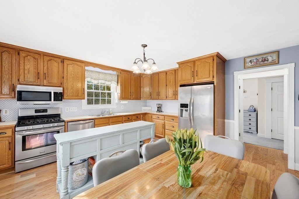 10 Charina Road Northborough, MA 01532 - Photo 8 of 36 Gallery Image 8