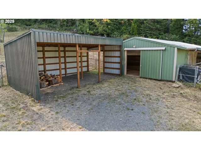 $885,000 | 80926 Turkey Run Road, Creswell, OR 97426