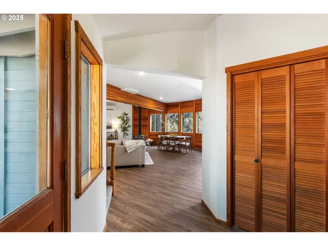 $885,000 | 80926 Turkey Run Road, Creswell, OR 97426