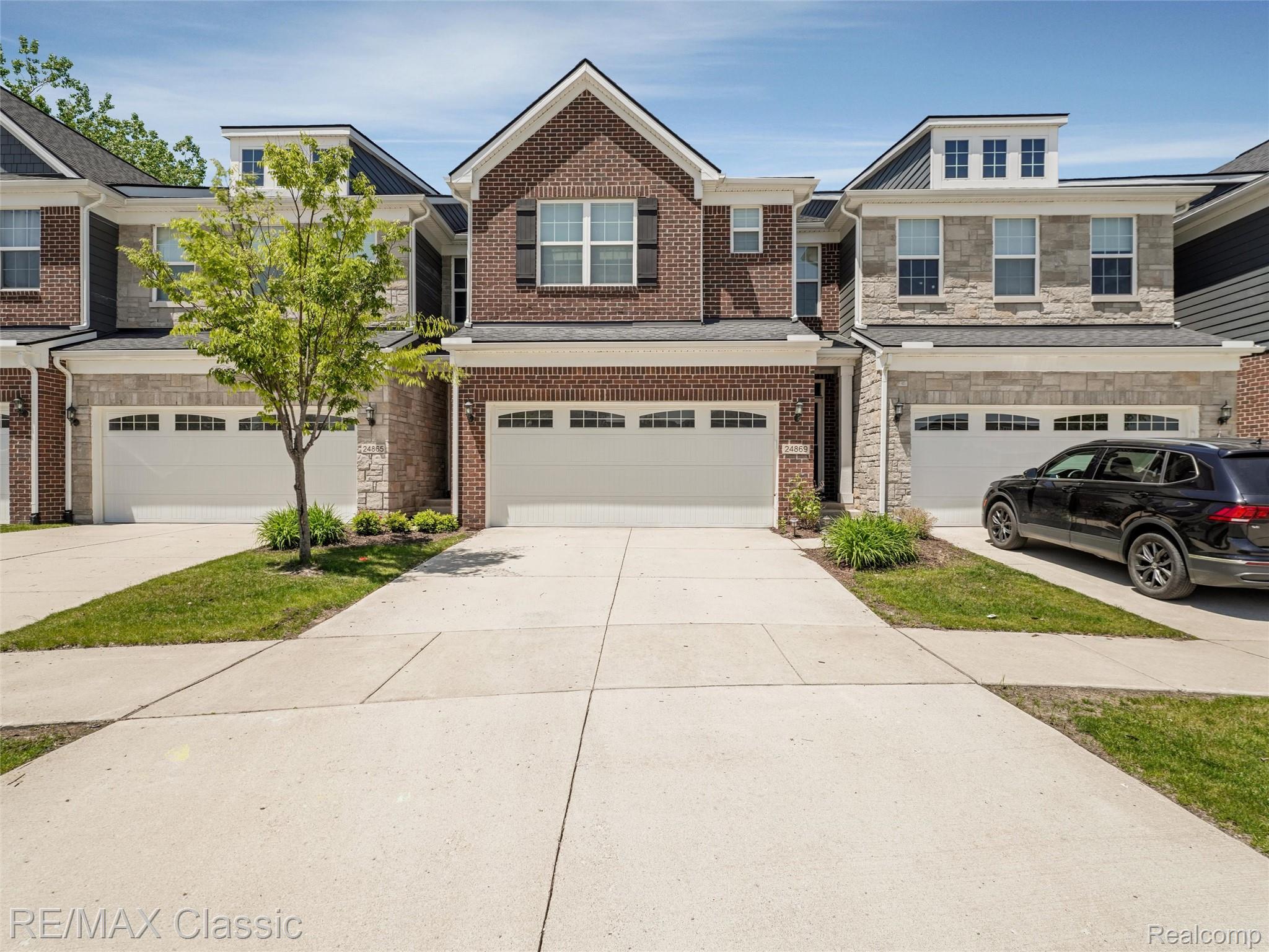 24869 Ivy Road Novi, MI 48375 - Photo 2 of 31 24869 Ivy