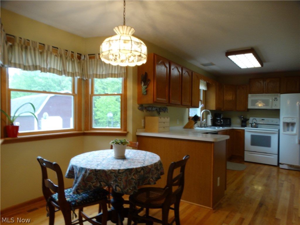 13085 Forest Road Burton, OH 44021 - Photo 5 of 26