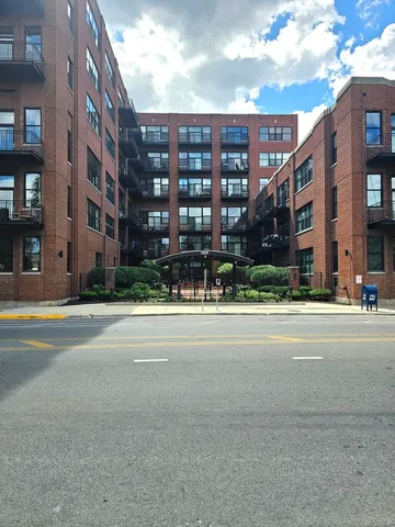 $230,000 | 2323 West Pershing Road, Unit 140, Chicago, IL 60609