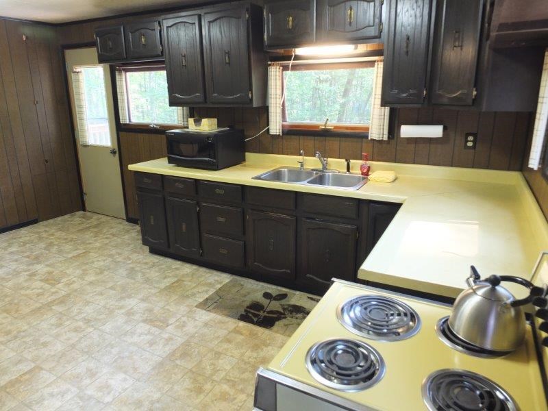 454 High Lake Road Traverse City, MI 49696 - Photo 10 of 24 1805683-9.JPG