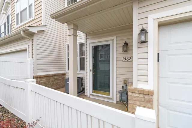 $260,000 | 1562 Liberty Circle, Shakopee, MN 55379