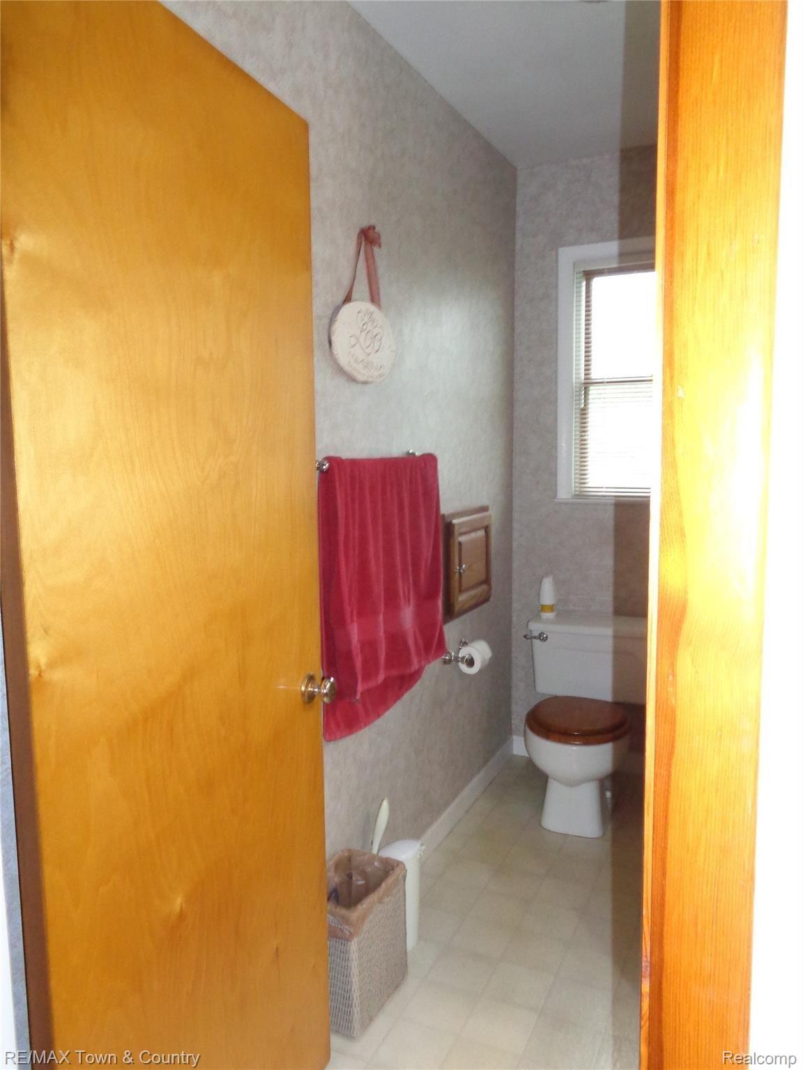 5320 North Linden Road Flint, MI 48504 - Photo 16 of 37 DSC03122.JPG
