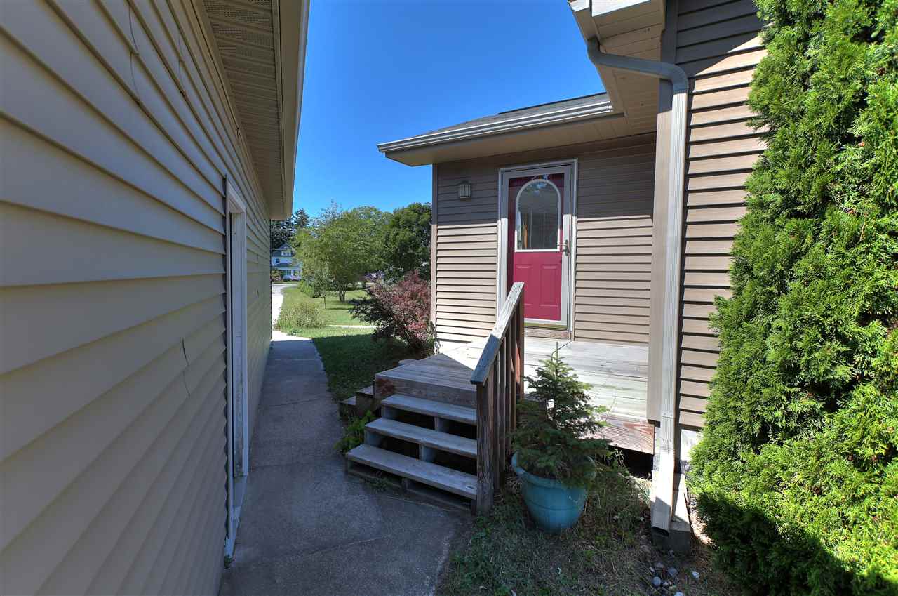 13723 South Bugai Road Traverse City, MI 49684 - Photo 5 of 32 1879641-4.JPG