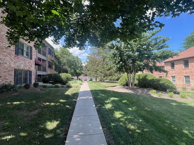 $1,550 | 1750 Fayette Walk, Unit F, Hoffman Estates, IL 60169