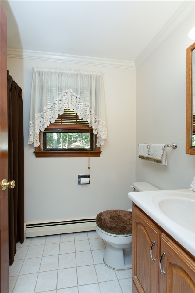 20 Freedom Hill Road Hampstead, NH 03841 - Photo 5 of 31