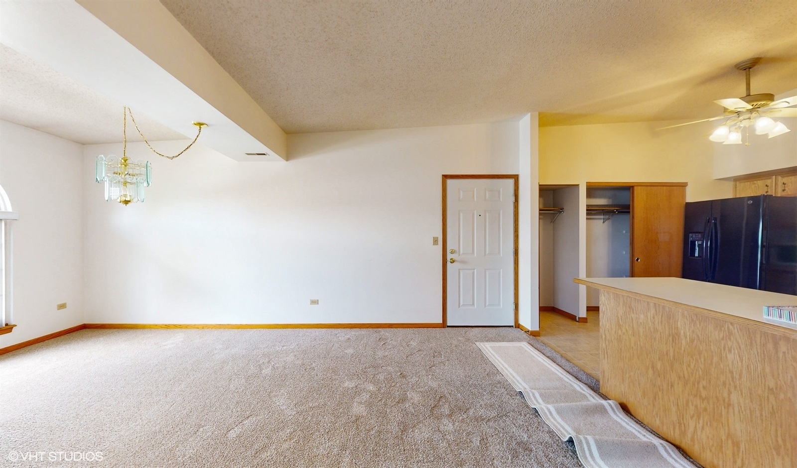 2851 West Heritage Drive, Unit 2C Joliet, IL 60435 - Photo 3 of 23 a view of an empty room