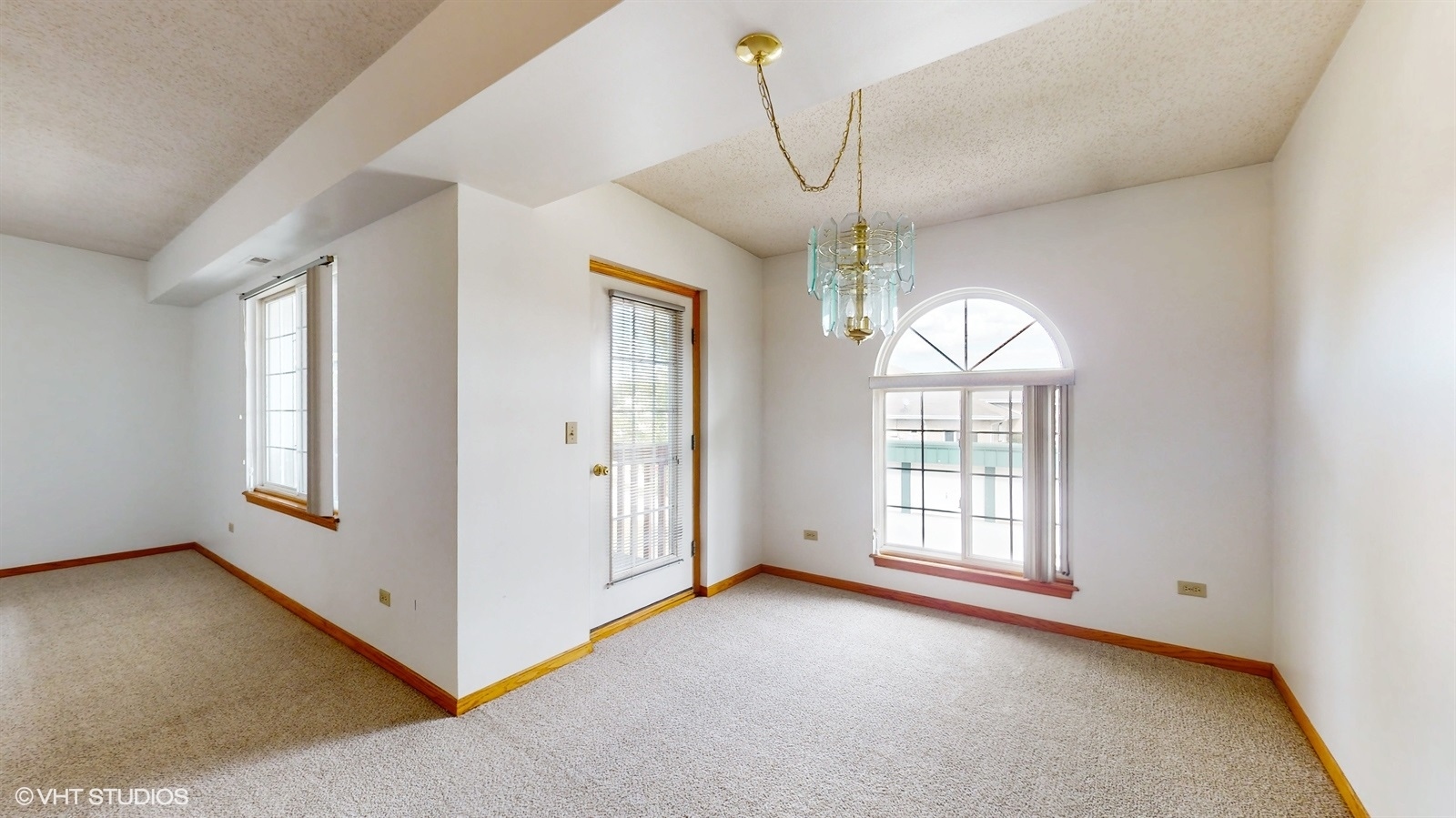 2851 West Heritage Drive, Unit 2C Joliet, IL 60435 - Photo 8 of 23 a view of livingroom with window