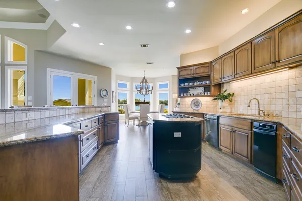 $2,995,000 | 307 Wennmohs Place, Horseshoe Bay, TX 78657