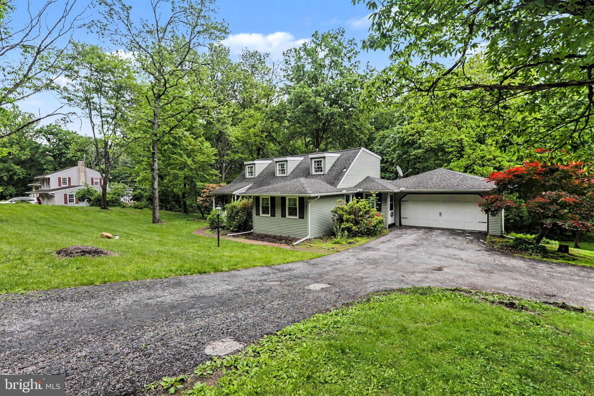 1150 South York Road Dillsburg, PA 17019 - Photo 2 of 41