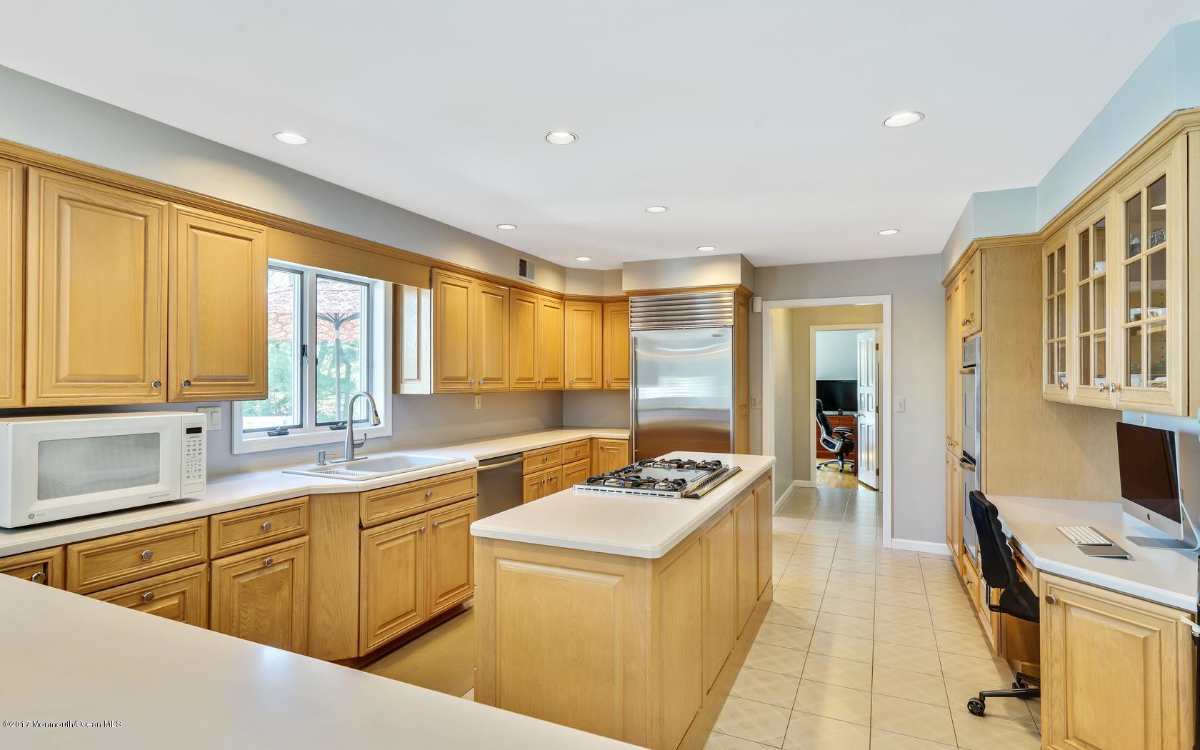 25 Muncy Drive West Long Branch, NJ 07764 - Photo 13 of 59 22