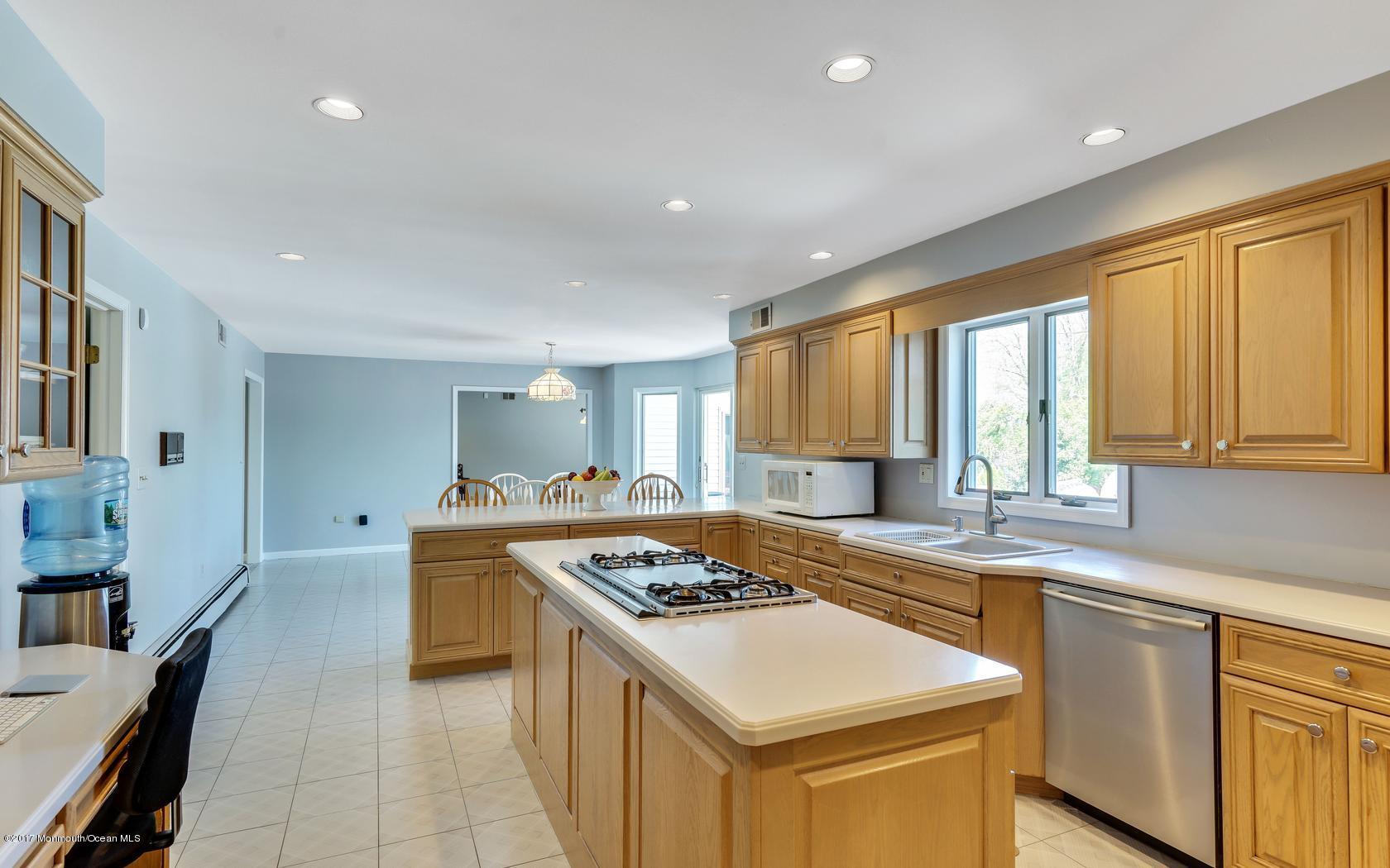 25 Muncy Drive West Long Branch, NJ 07764 - Photo 16 of 59 25