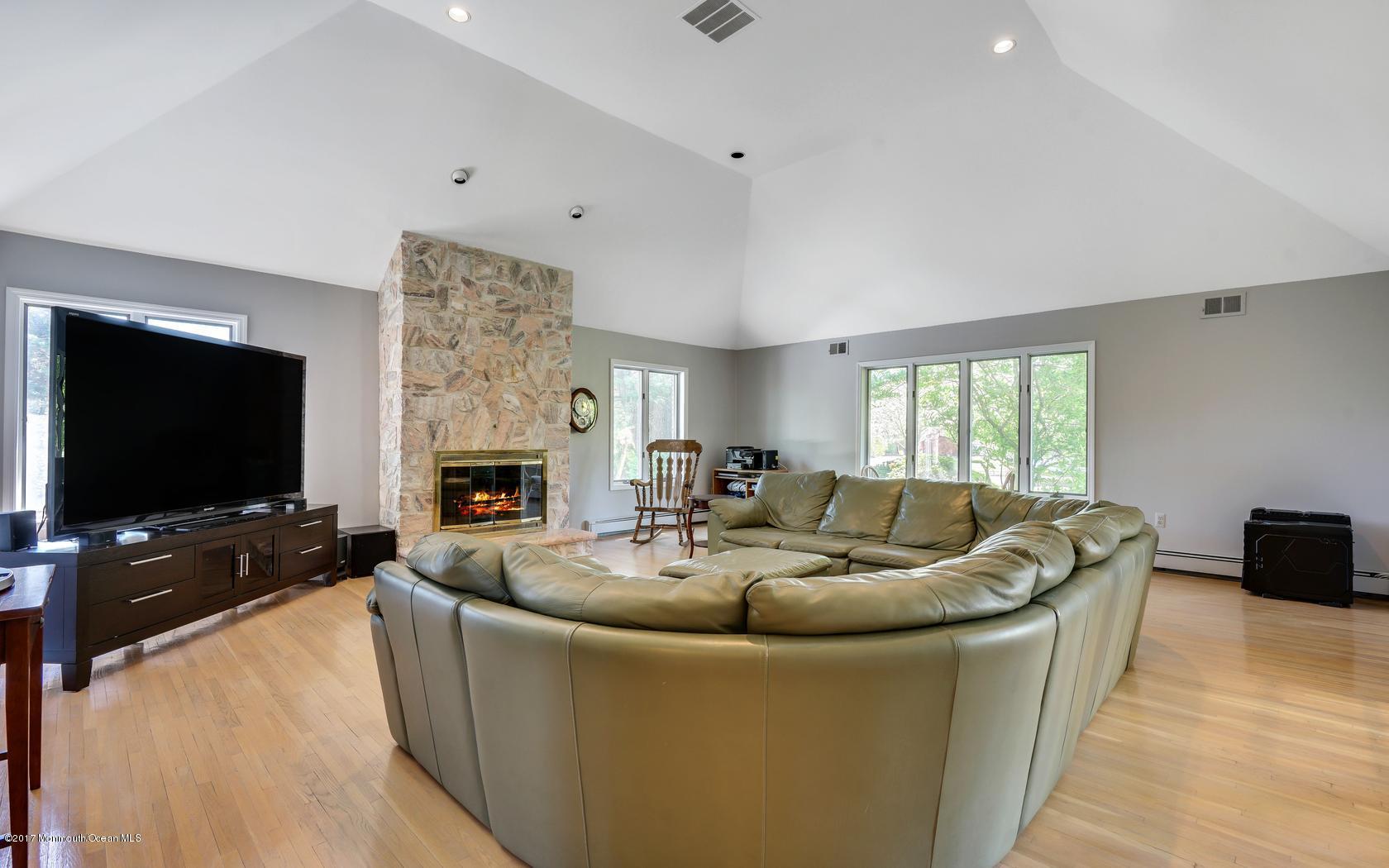 25 Muncy Drive West Long Branch, NJ 07764 - Photo 22 of 59 27