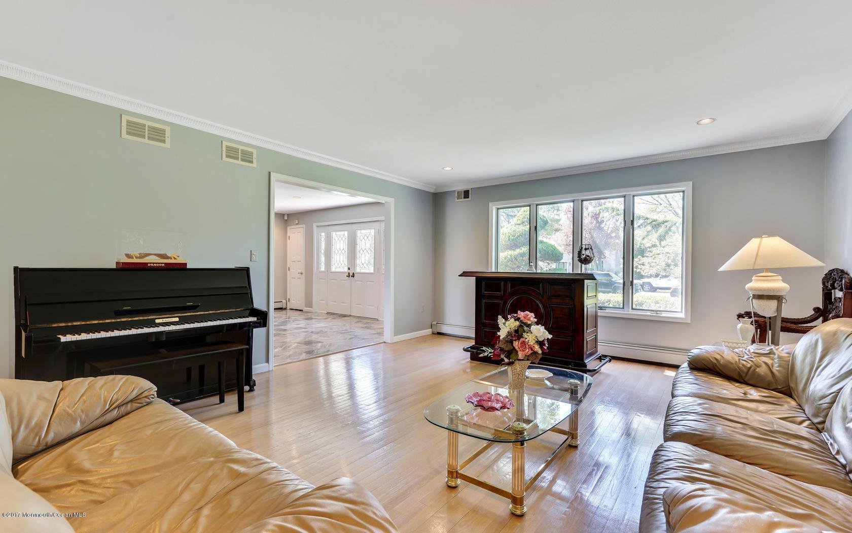 25 Muncy Drive West Long Branch, NJ 07764 - Photo 8 of 59 14