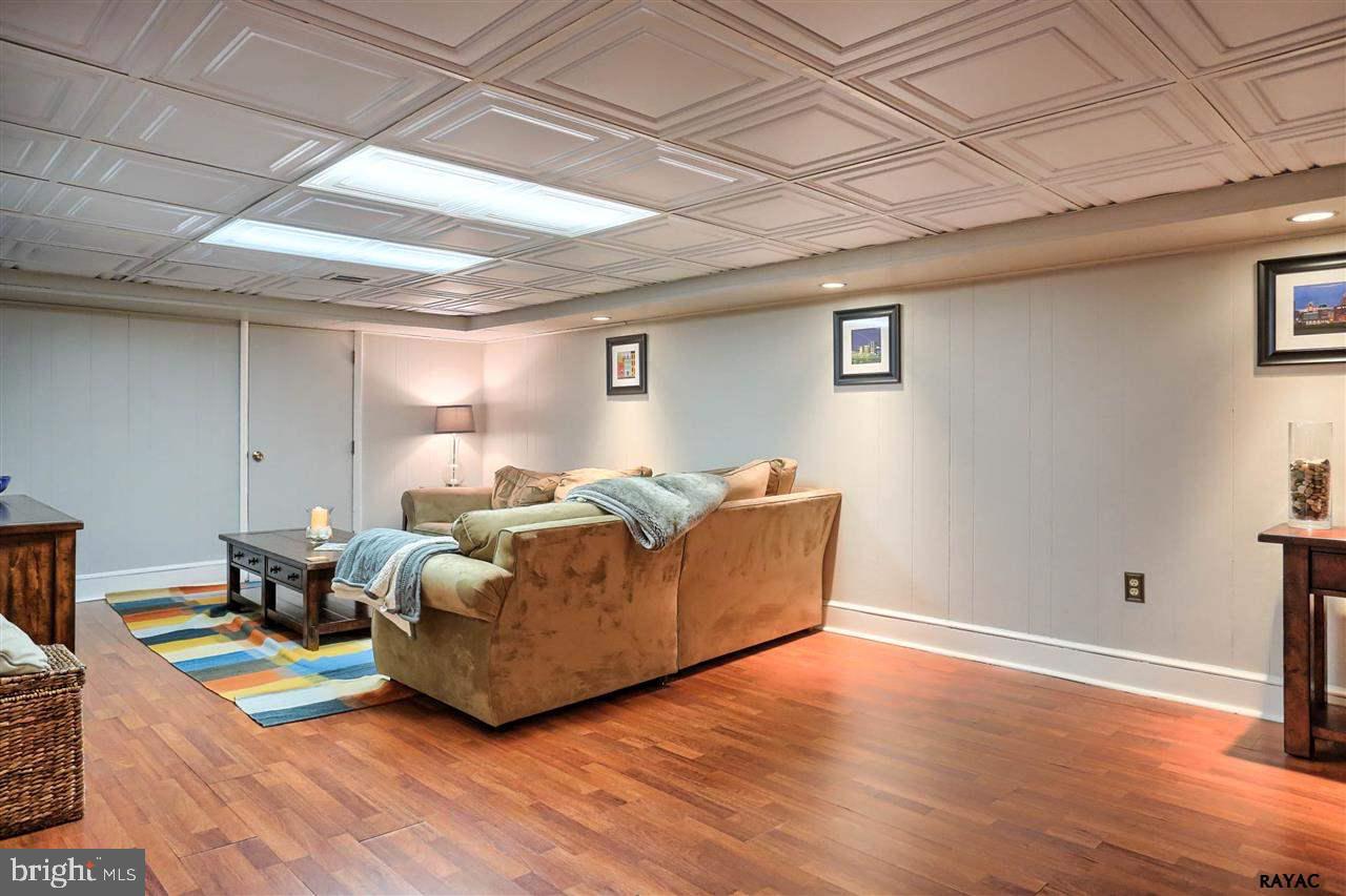 181 Irving Road York, PA 17403 - Photo 23 of 36 Gallery Image 23