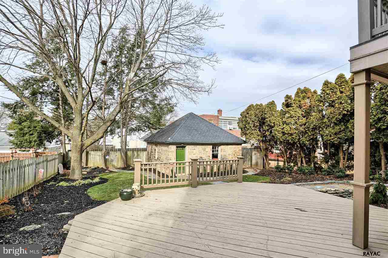 181 Irving Road York, PA 17403 - Photo 4 of 36 Gallery Image 4