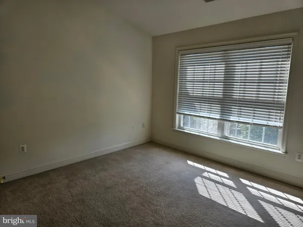 $3,100 | 25860 Commons Square, Chantilly, VA 20152