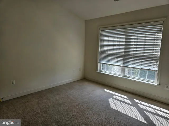 $3,000 | 25860 Commons Square, Chantilly, VA 20152