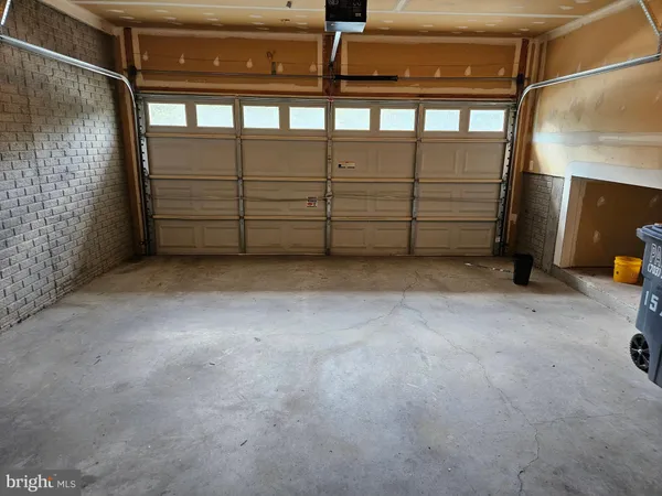 $3,100 | 25860 Commons Square, Chantilly, VA 20152