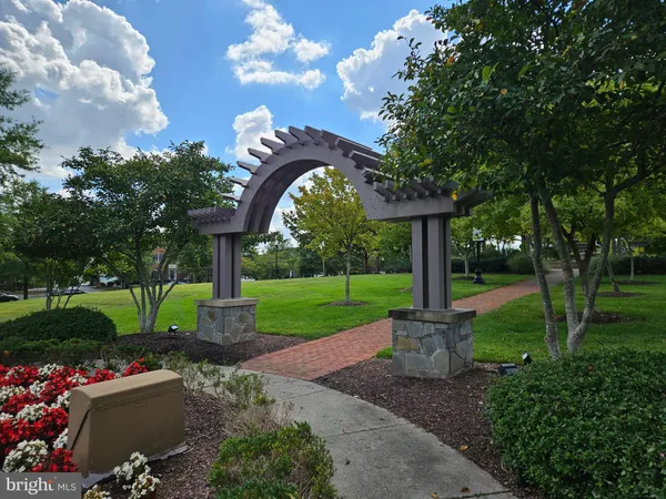 $3,100 | 25860 Commons Square, Chantilly, VA 20152
