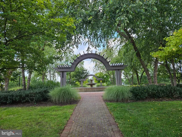 $3,000 | 25860 Commons Square, Chantilly, VA 20152