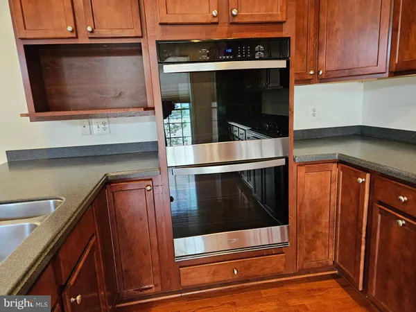 $3,100 | 25860 Commons Square, Chantilly, VA 20152