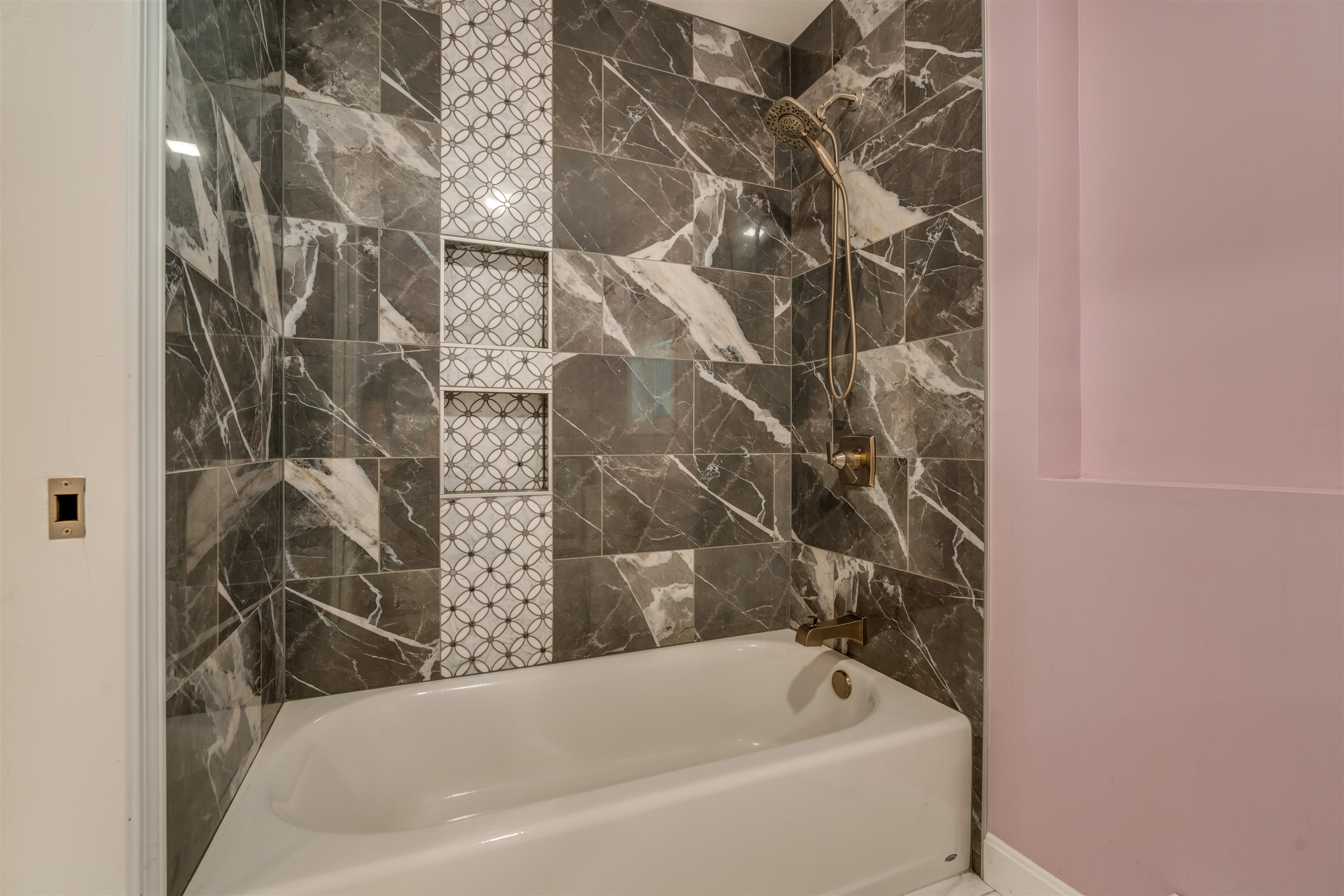 5 Quinlan Farm Road Raymond, NH 03077 - Photo 21 of 46 Gallery Image 21
