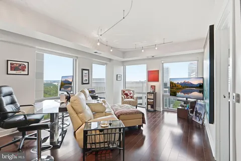 $777,000 | 1111 19th Street North, Unit 2003, Arlington, VA 22209