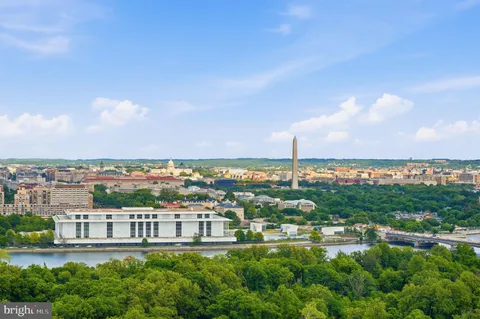 $777,000 | 1111 19th Street North, Unit 2003, Arlington, VA 22209