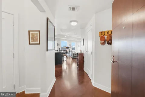 $777,000 | 1111 19th Street North, Unit 2003, Arlington, VA 22209