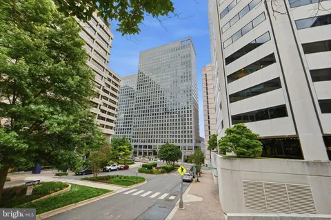 $777,000 | 1111 19th Street North, Unit 2003, Arlington, VA 22209