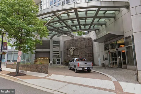 $777,000 | 1111 19th Street North, Unit 2003, Arlington, VA 22209