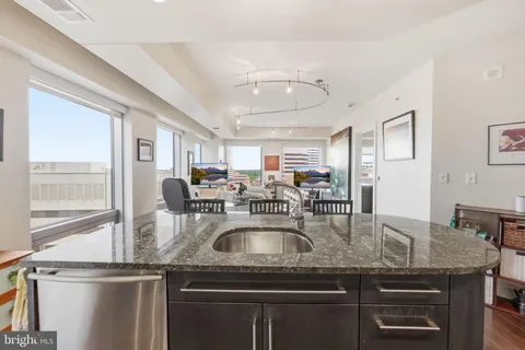 $777,000 | 1111 19th Street North, Unit 2003, Arlington, VA 22209