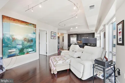 $777,000 | 1111 19th Street North, Unit 2003, Arlington, VA 22209