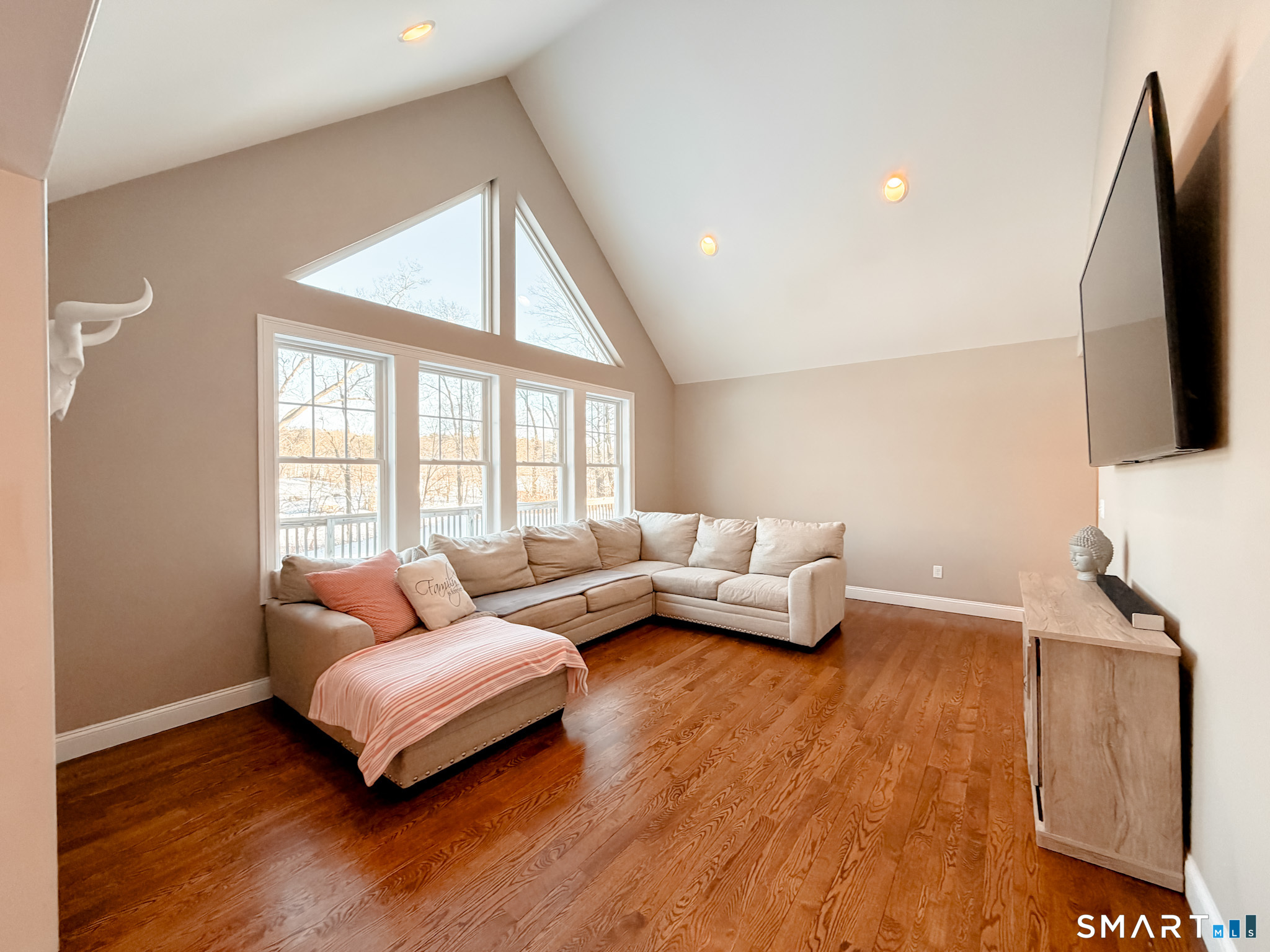 360 Paine District Road Woodstock, CT 06281 - Photo 4 of 21