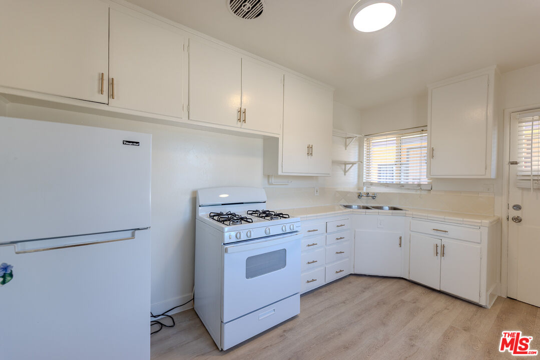 233 East Alameda Avenue, Unit A Burbank, CA 91502 - Photo 1 of 24