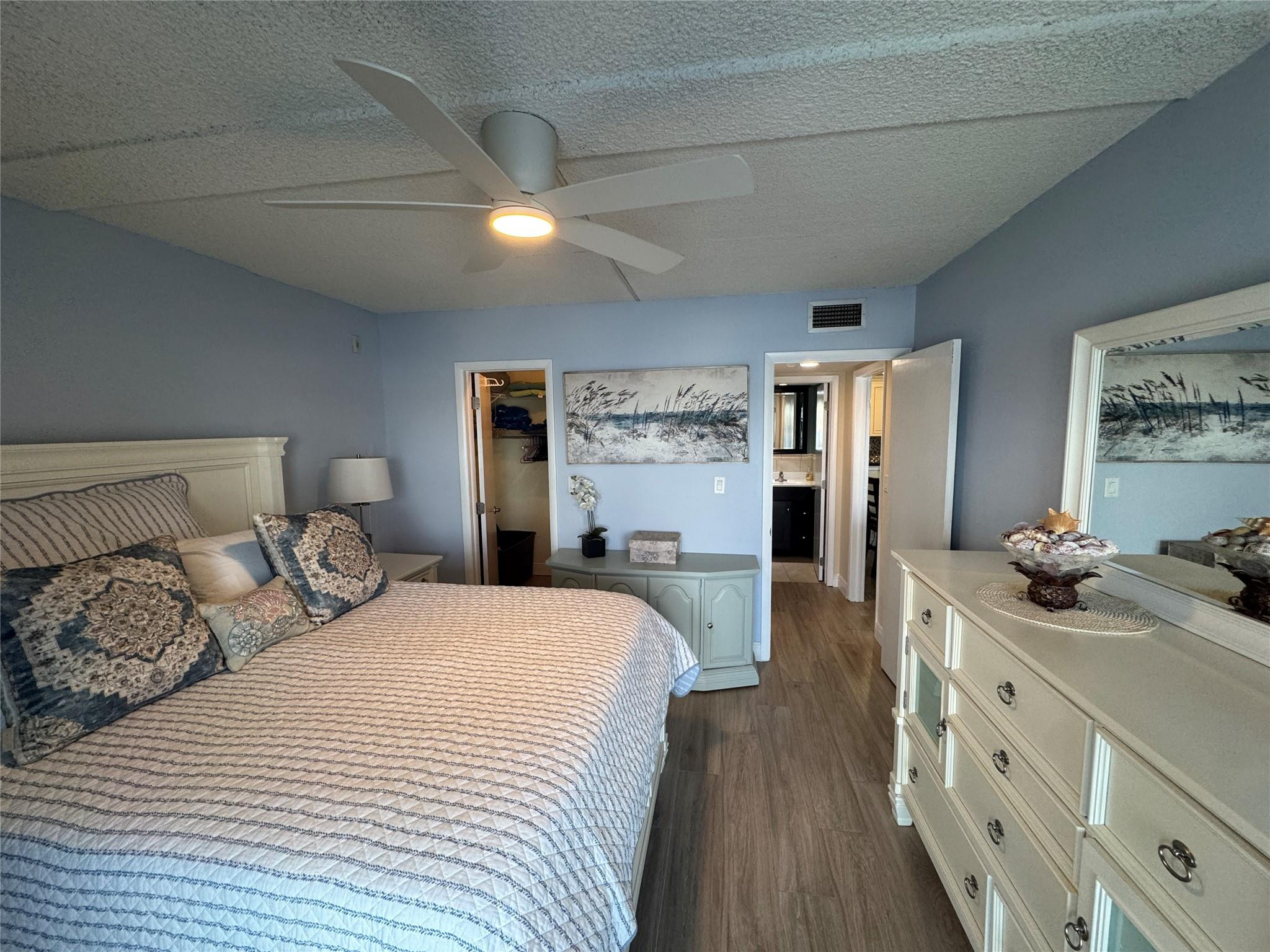 95 North Birch Road, Unit 402 Fort Lauderdale, FL 33304 - Photo 8 of 27 BIG QUEEN BEDROOM